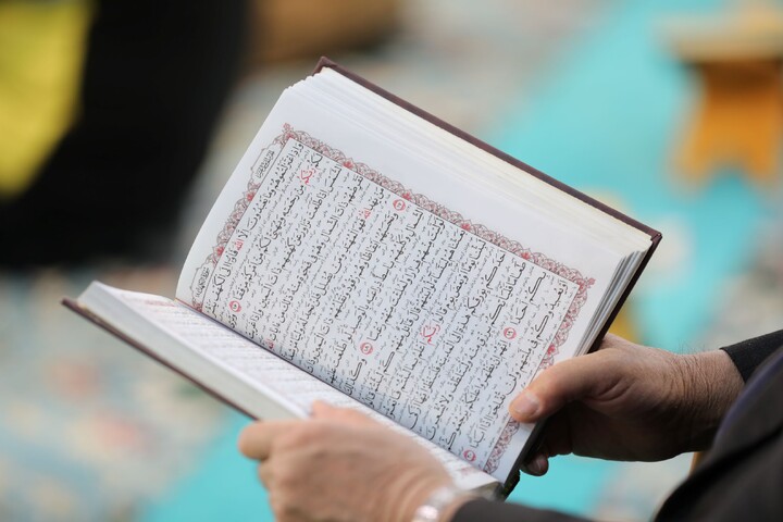 تصاویر/ آیین ترتیل خوانی قرآن کریم در امامزاده سید جعفر(ع) محمد استان یزد