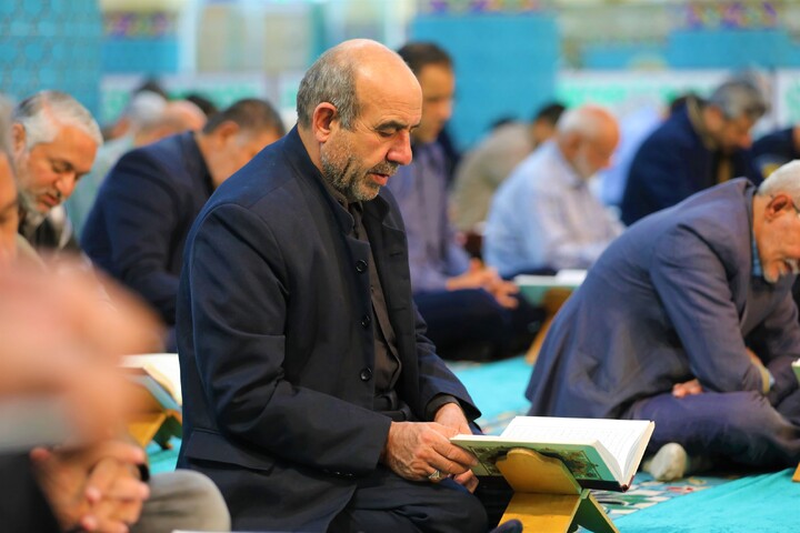 تصاویر/ آیین ترتیل خوانی قرآن کریم در امامزاده سید جعفر(ع) محمد استان یزد