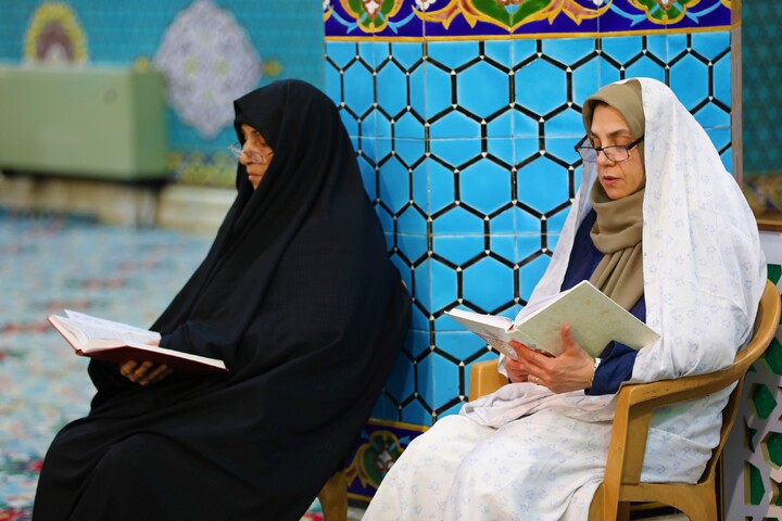 تصاویر/ آیین ترتیل خوانی قرآن کریم در امامزاده سید جعفر(ع) محمد استان یزد