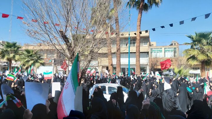 تصاویر/ میدان داری بانوان یزدی در ششمین روز شهادت امام خامنه ای