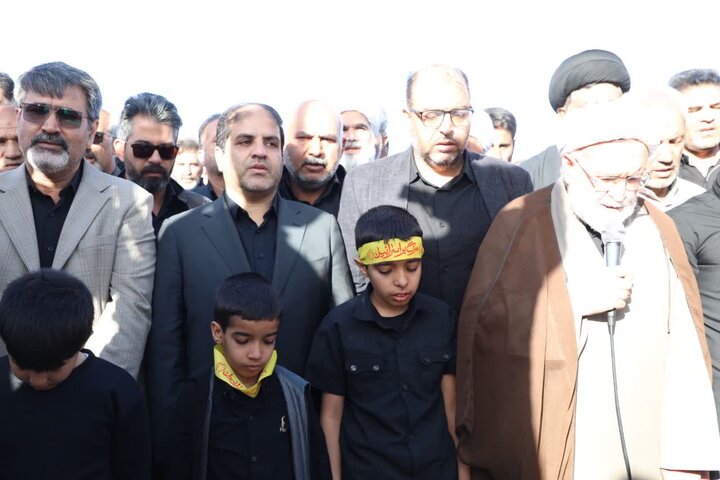 تصاویر/ شکوه تشییع شهید عبدالرحمن چاکرالحسینی در شهر ابرکوه