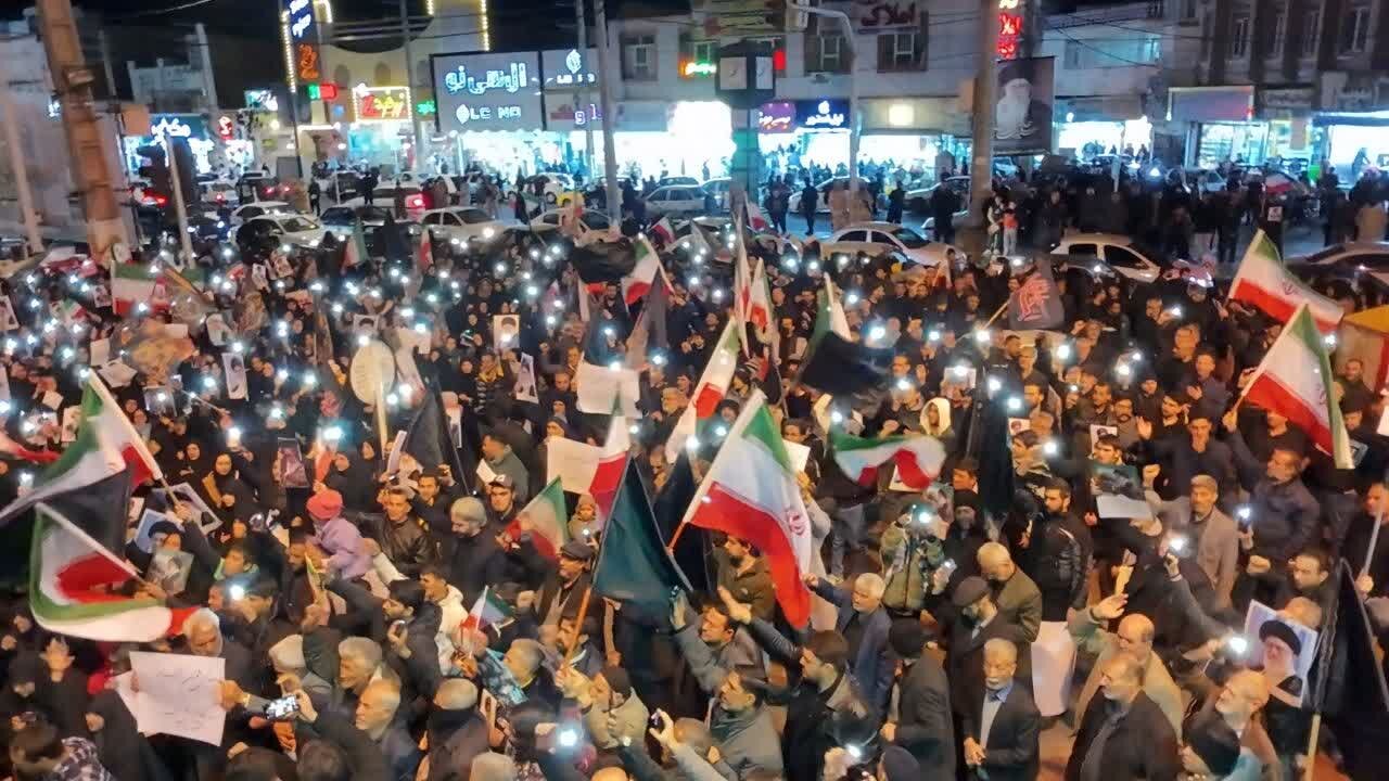 تصاویر/ چهارمین شب اجتماع مردم قرچک در سوگ رهبر معظم انقلاب