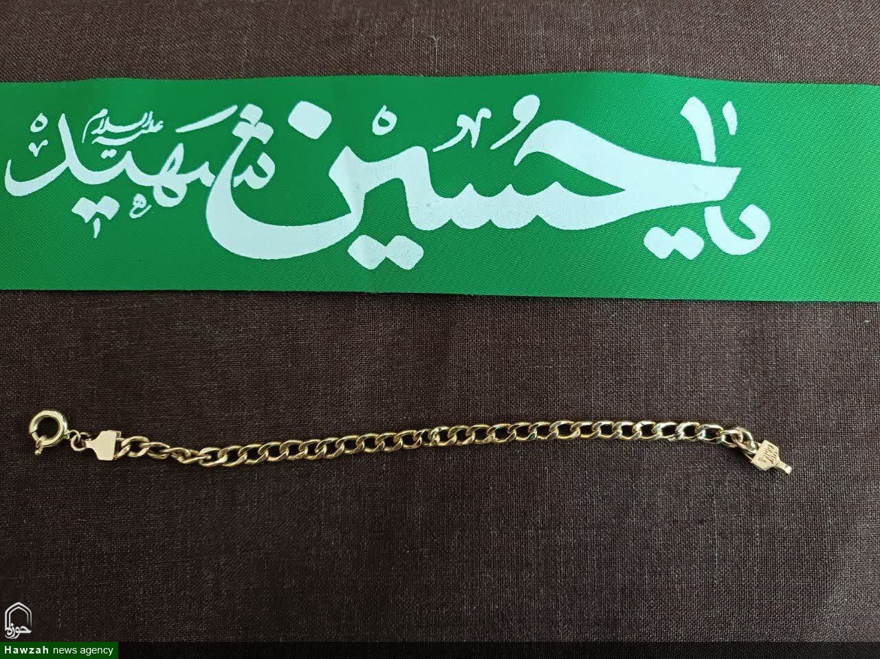 بانوی فردیسی دستبند طلایش را برای رهبر شهید هدیه کرد