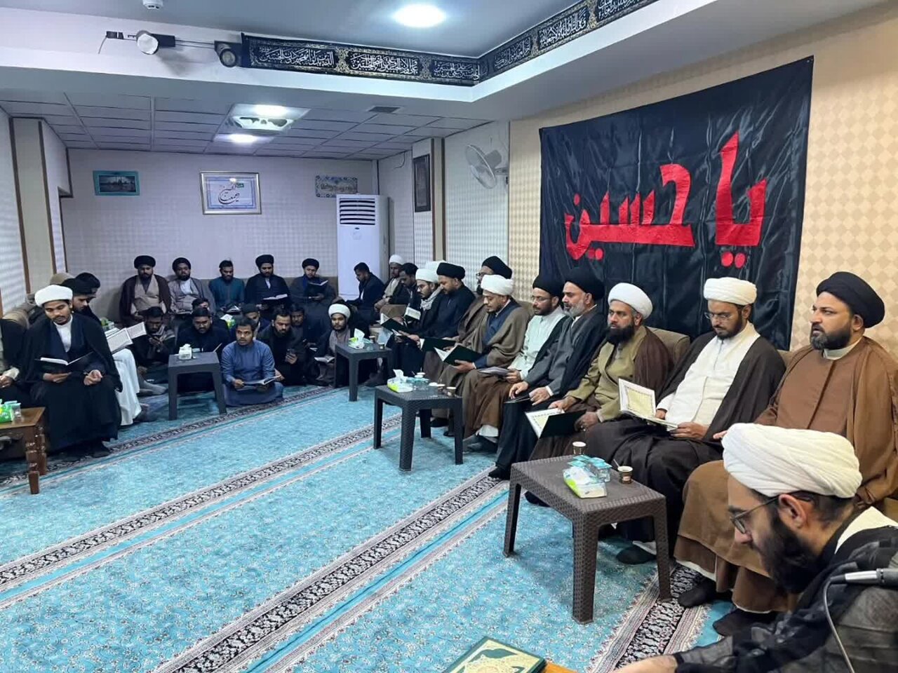 حضور علمای نجف اشرف برای ابراز تسلیت در دفتر رهبر شهید