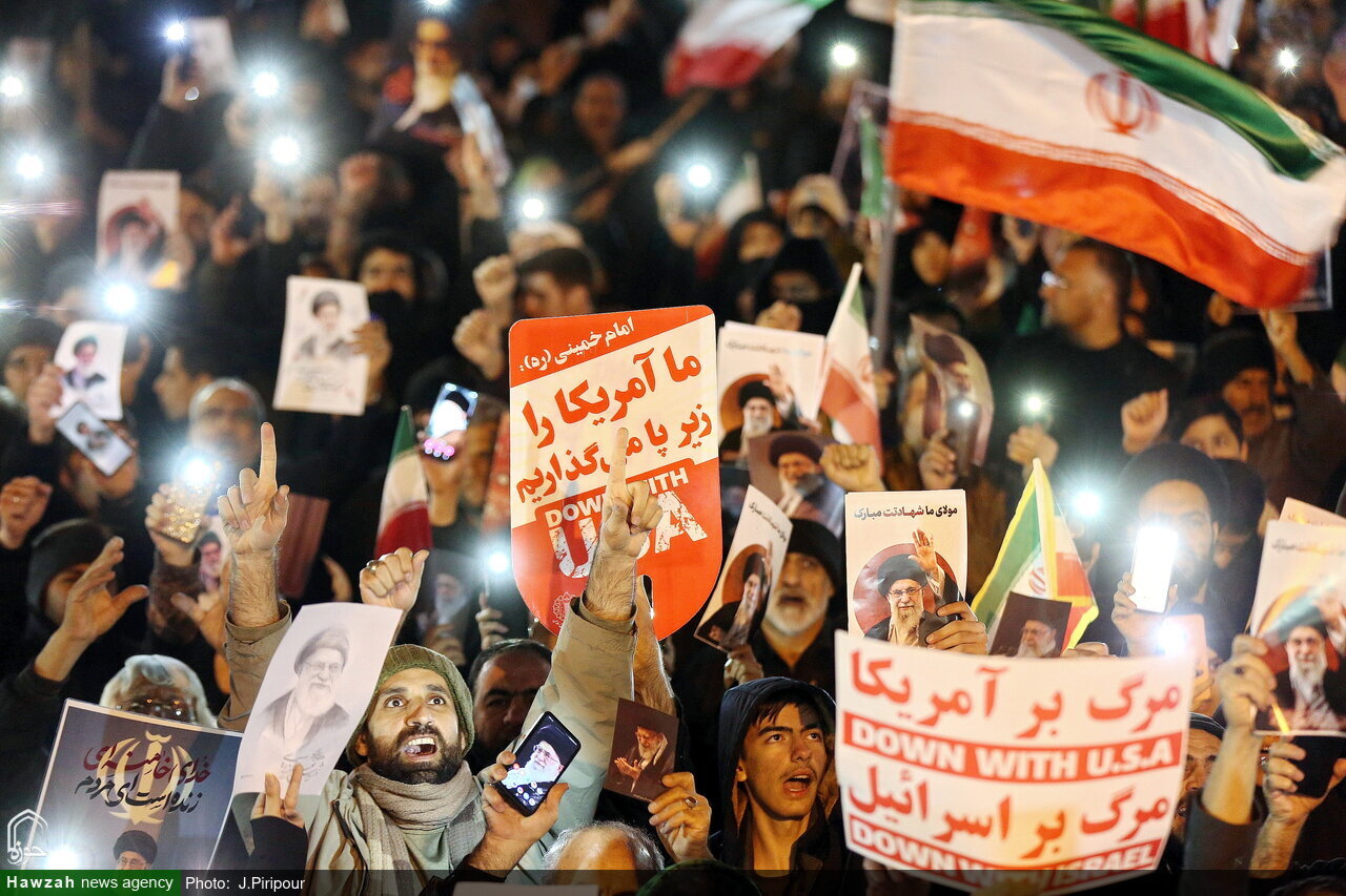 ملت امام حسین(ع) اهل سازش با یزیدیان زمانه نیست / استیصال دشمن خونریز در نبرد با سربازان امام خامنه‌ای