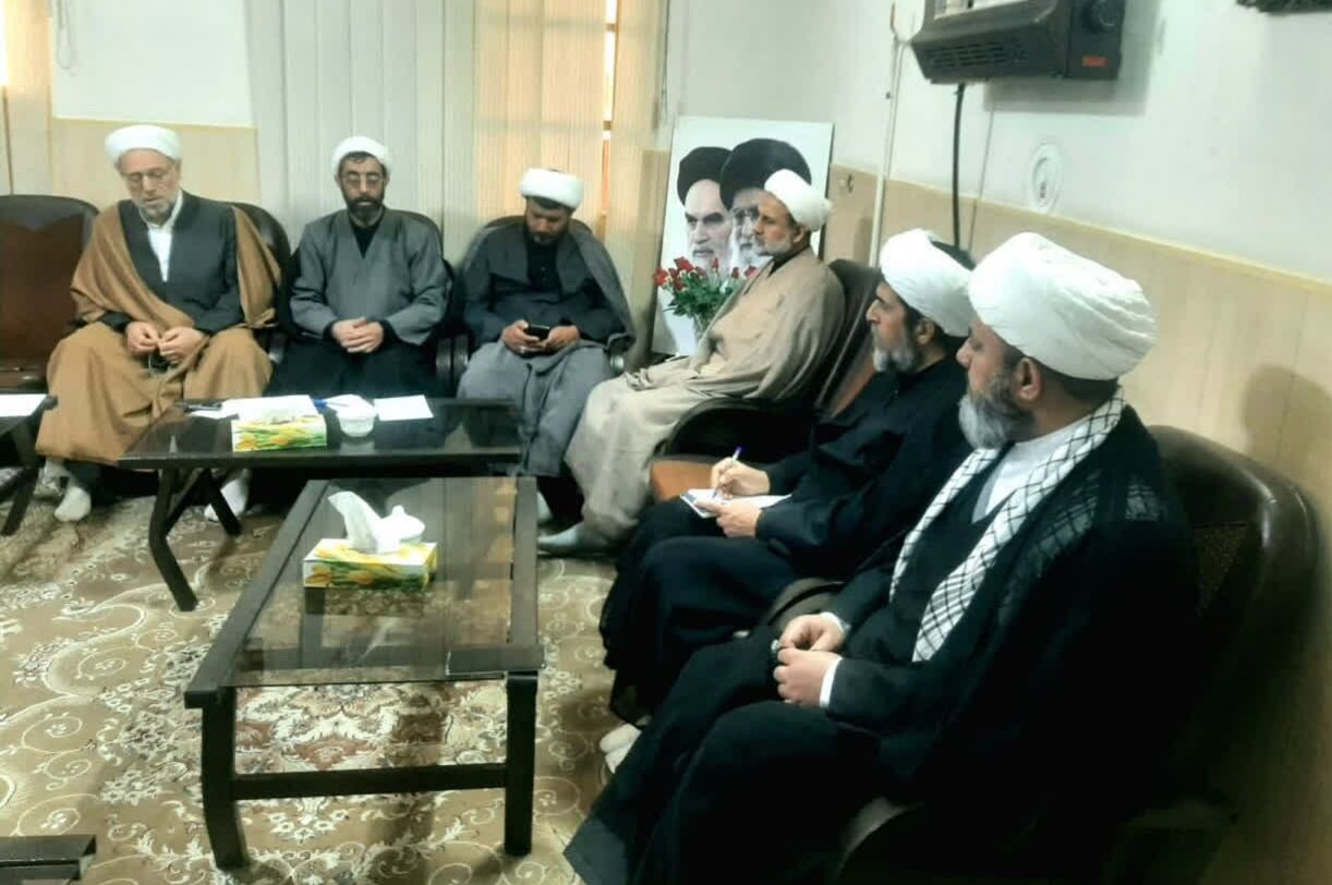 نشست بلاغ مبین مدیران مدارس علمیه کاشان