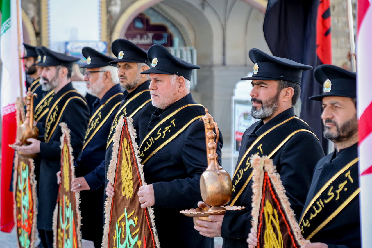 تشییع پیکر همسر شهید ابومهدی المهندس در مسجد مقدس جمکران + عکس
