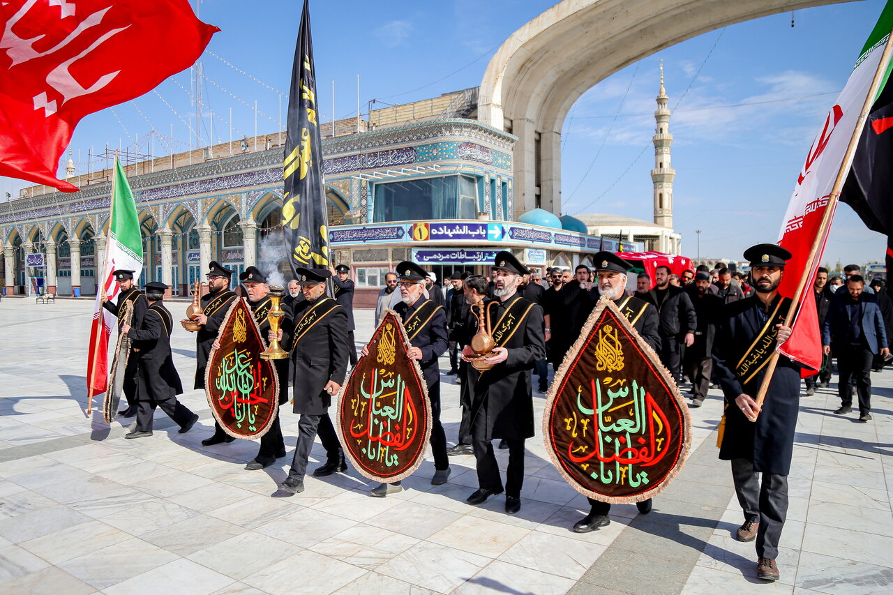 تشییع پیکر همسر شهید ابومهدی المهندس در مسجد مقدس جمکران + عکس