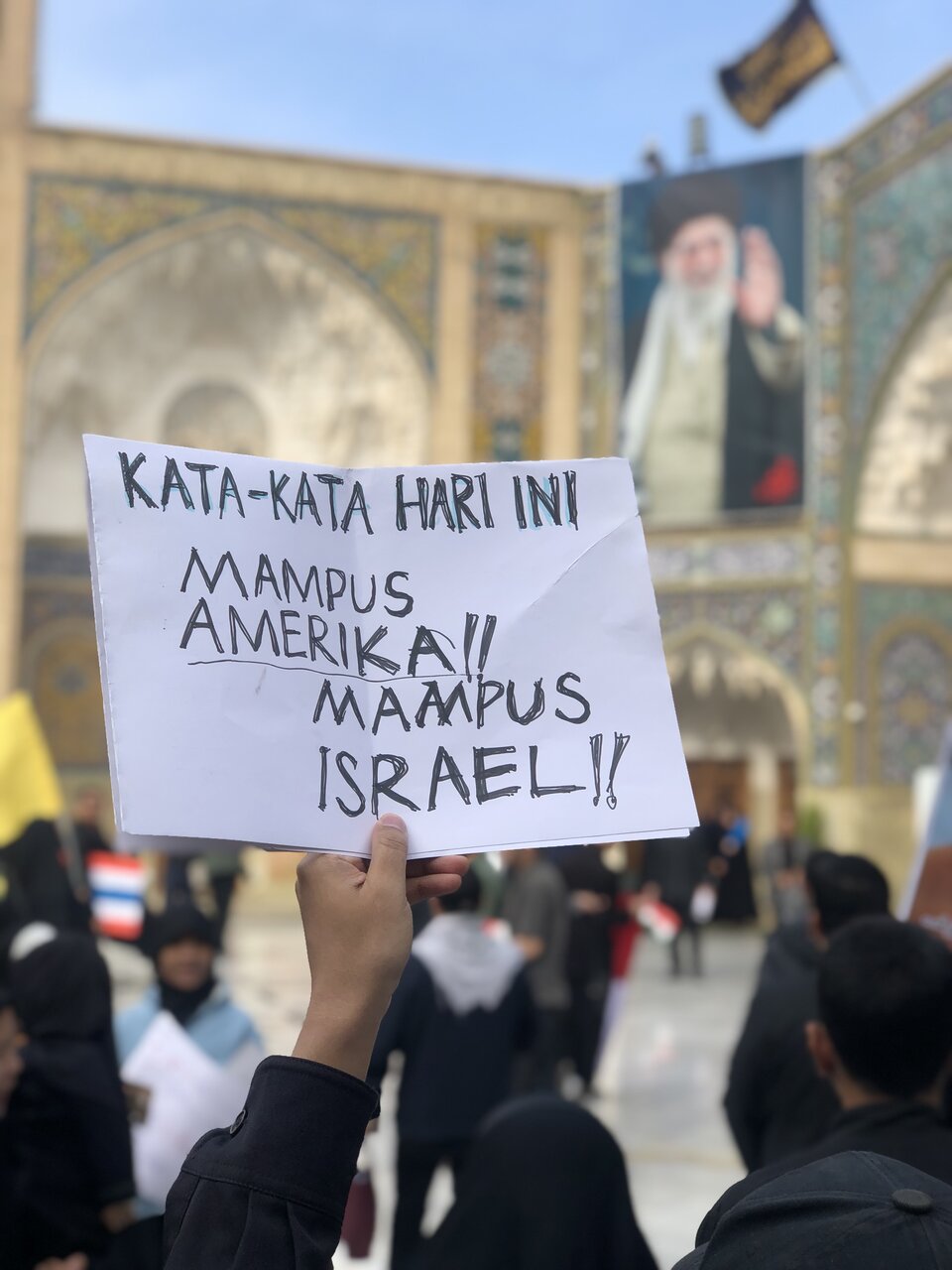 Pelajar Asia Tenggara Turun ke Jalan Qom, Kutuk Rezim Amerika dan Israel