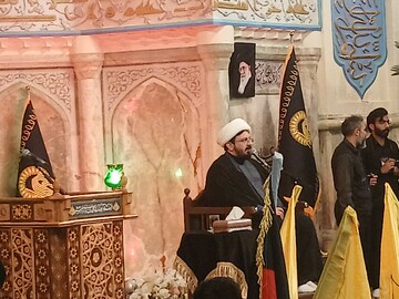 جامعه آگاه هرگز در برابر دشمنان تسلیم نمی‌شود