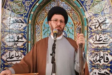 ملت ایران با پشت سر گذاشتن مصائب بزرگ، استوار ایستاده است