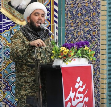 رهبر انقلاب با شهادتش عشق به وطن و اسلام عزیز را معنا کرد