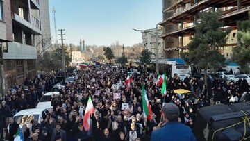 تصاویر/ راهپیمایی مردم انقلابی و میهن پرست کرج در سوگ شهید امام خامنه ای و دفاع از میهن عزیزمان
