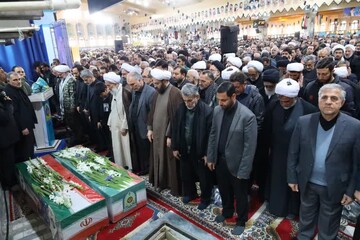 تصاویر/ اقامه نماز بر پیکر شهدای حملات آمریکایی-صهیونی در ساری