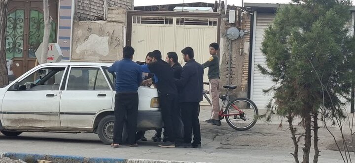تصاویر/ماشین نویسی توسط طلاب حوزه علمیه جعفریه زرند