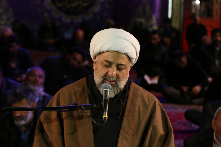تصاویر / مراسم پر فیض دعای ابوحمزه ثمالی در مسجد جامع اصفهان