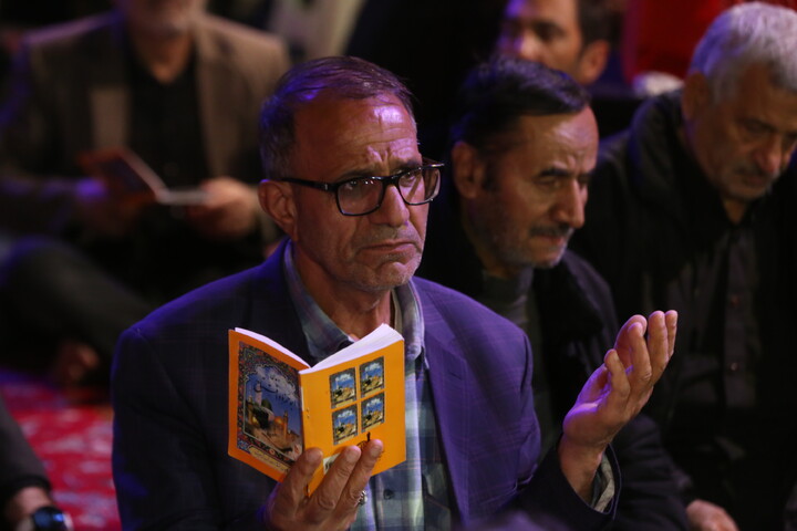 تصاویر / مراسم پر فیض دعای ابوحمزه ثمالی در مسجد جامع اصفهان