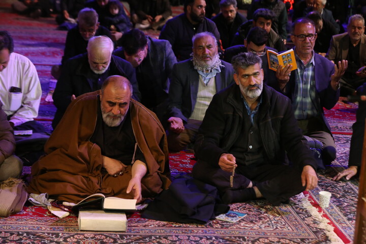 تصاویر / مراسم پر فیض دعای ابوحمزه ثمالی در مسجد جامع اصفهان