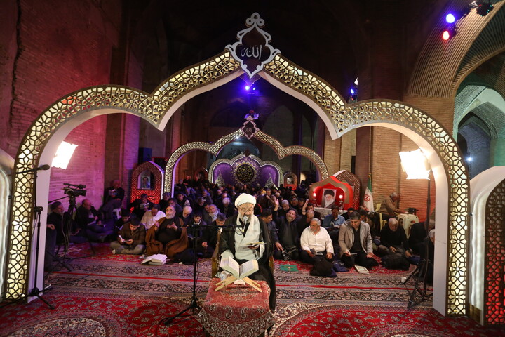 تصاویر / مراسم پر فیض دعای ابوحمزه ثمالی در مسجد جامع اصفهان