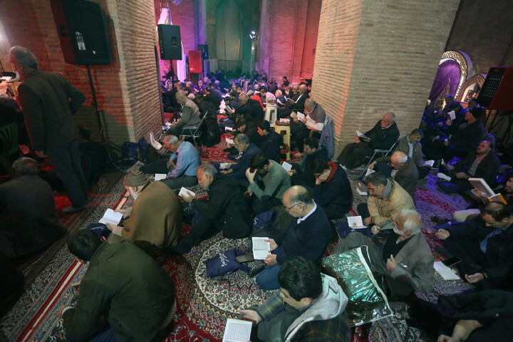 تصاویر / مراسم پر فیض دعای ابوحمزه ثمالی در مسجد جامع اصفهان