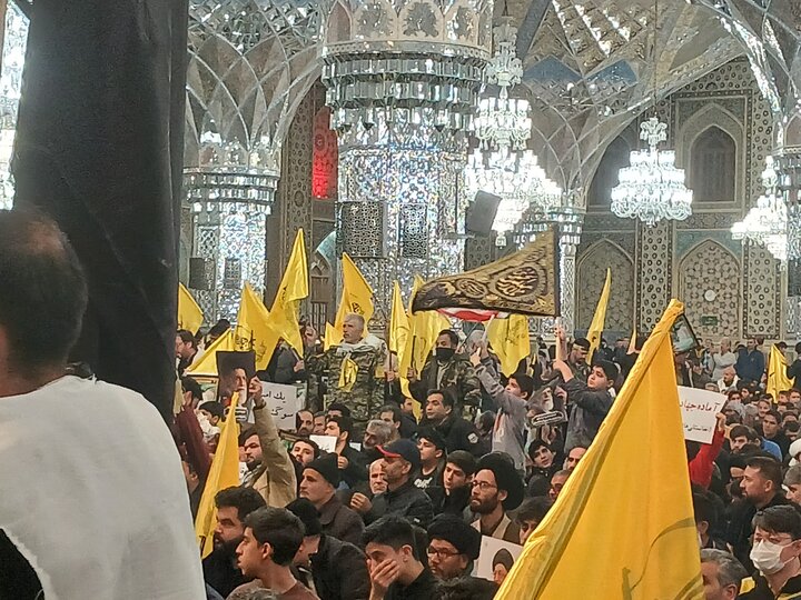 تصاویر/ اجتماع بزرگ مهاجرین افغانستانی در محکومیت شهادت قائد امت در حرم مطهر رضوی