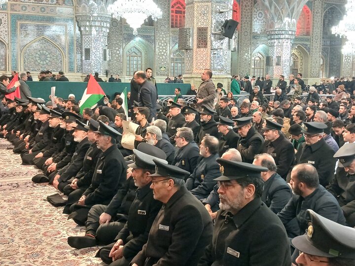 تصاویر/ اجتماع بزرگ مهاجرین افغانستانی در محکومیت شهادت قائد امت در حرم مطهر رضوی