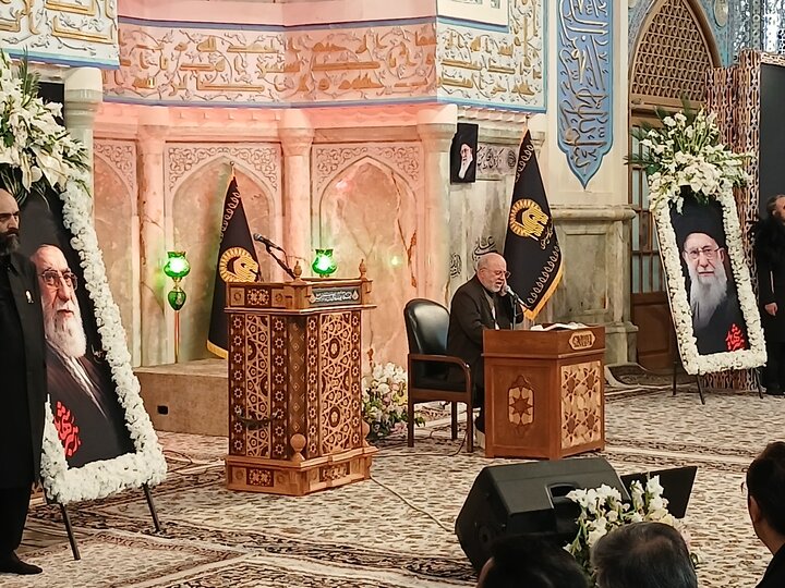 تصاویر/ اجتماع بزرگ مهاجرین افغانستانی در محکومیت شهادت قائد امت در حرم مطهر رضوی