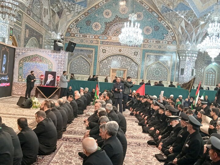 تصاویر/ اجتماع بزرگ مهاجرین افغانستانی در محکومیت شهادت قائد امت در حرم مطهر رضوی