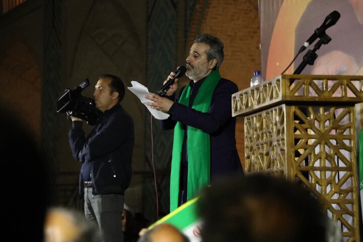 تصاویر/ وداع با دو شهید حمله آمریکایی صهیونی در میدان تاریخی شهر یزد