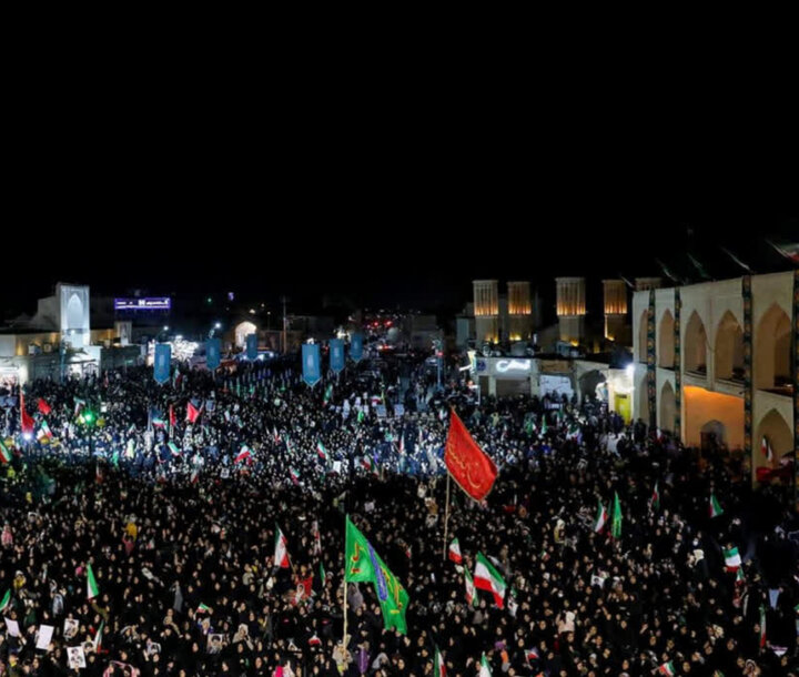تصاویر/ وداع با دو شهید حمله آمریکایی صهیونی در میدان تاریخی شهر یزد