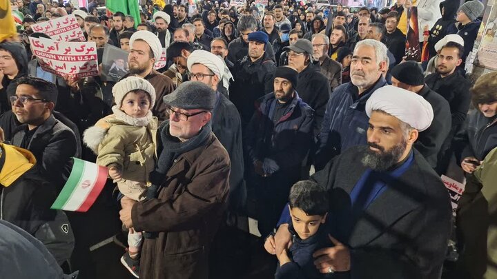 تصاویر/ قیام مردم میاندوآب در پنجمین شب متوالی در سوگ قائد امت