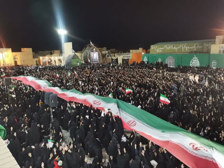 تصاویر/ نخلبرداری عاشورایی در ششمین روز شهادت امام خامنه ای در اردکان