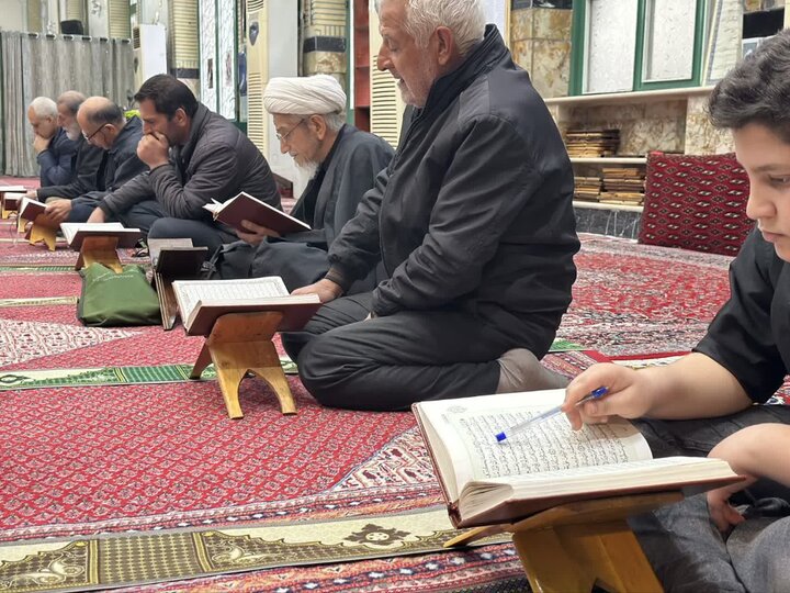 تصاویر/ محفل انس با قرآن به یاد شهدای تجاوز آمریکایی صهیونسیتی در مسجد ولیعصر(عج)