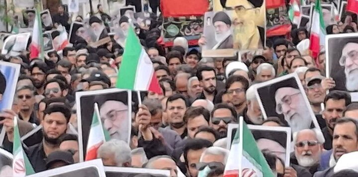 تصاویر/ اجتماع با شکوه مردم زاهدان در عزای رهبر شهید