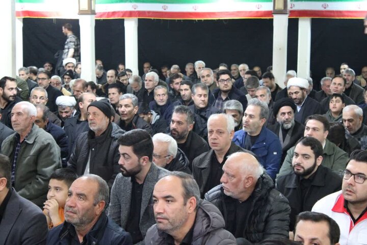 تصاویر/ اقامه نماز جمعه ماکو