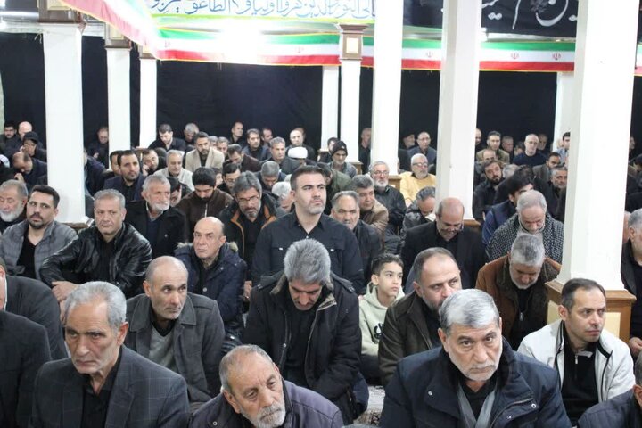 تصاویر/ اقامه نماز جمعه ماکو