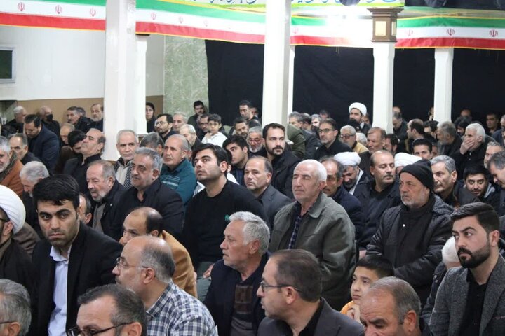 تصاویر/ اقامه نماز جمعه ماکو