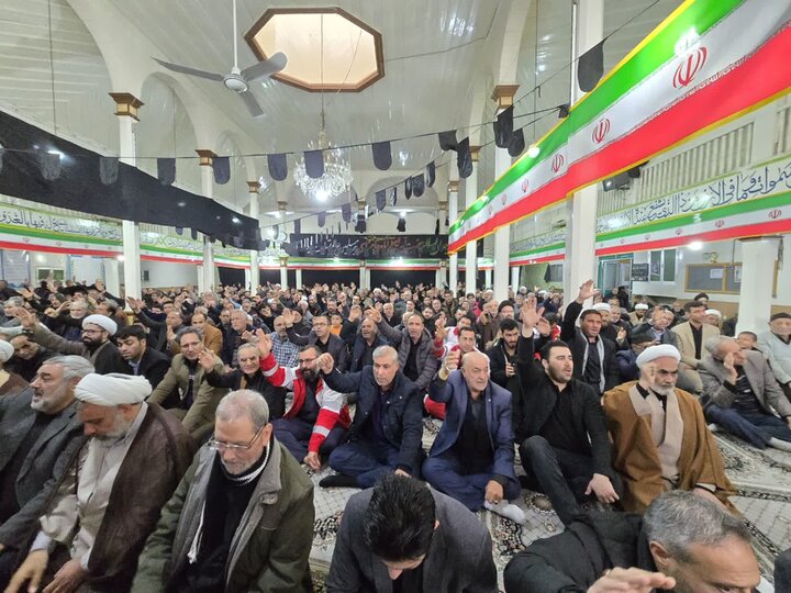 تصاویر/ اقامه نماز جمعه ماکو