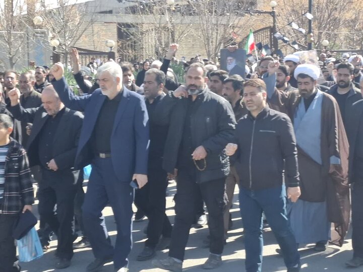 تصاویر/ راهپیمایی مردم کاشان پس از اقامه نماز جمعه امروز