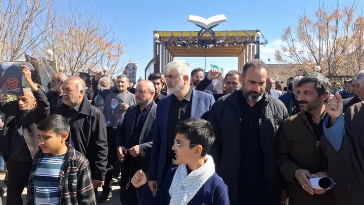 تصاویر/ راهپیمایی مردم کاشان پس از اقامه نماز جمعه امروز