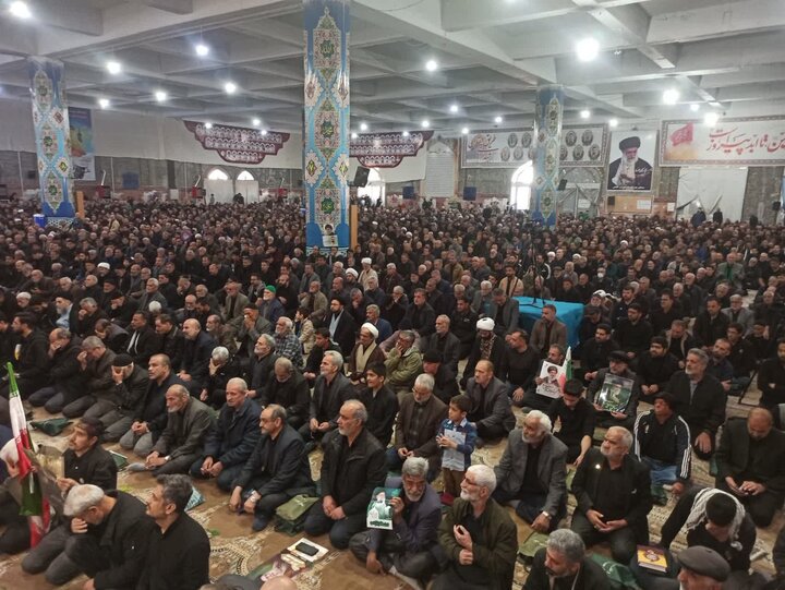 تصاویر/ نمازعبادی سیاسی جمعه کاشان
