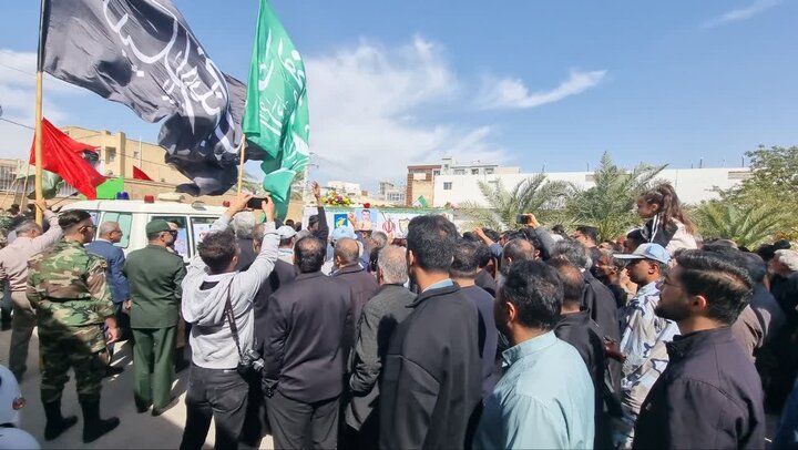 تصاویر/ تشییع شهید مدافع وطن در گناوه