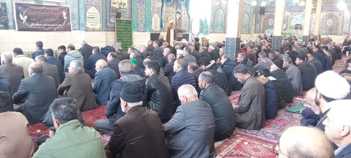 تصاویر/ نماز عبادی سیاسی جوشقان قالی