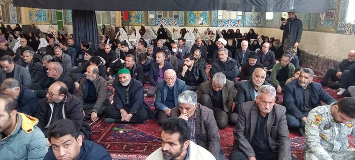 تصاویر/ نماز عبادی سیاسی جوشقان قالی