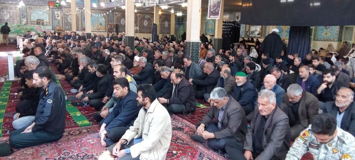 تصاویر/ نماز عبادی سیاسی جوشقان قالی