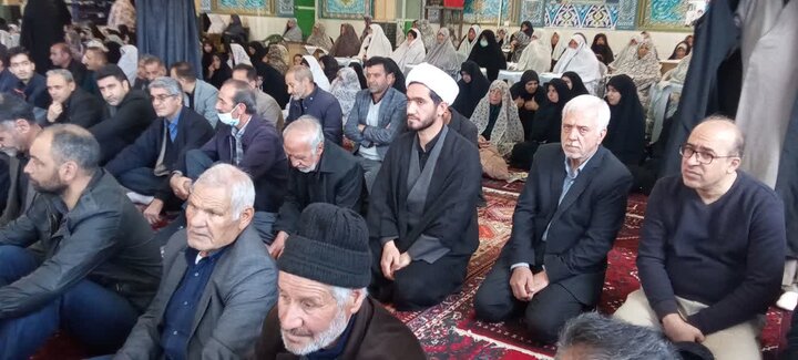 تصاویر/ نماز عبادی سیاسی جوشقان قالی