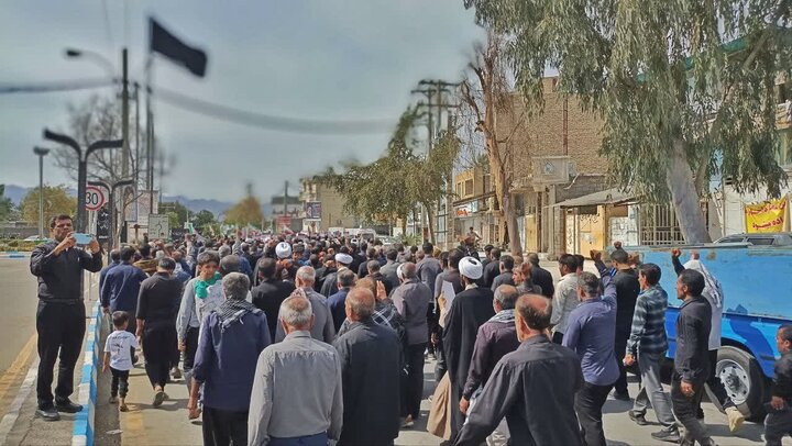 تصاویر/ نمازجمعه و راهپیمایی مردم منوجان در انتقام‌خواهی امام‌شهید