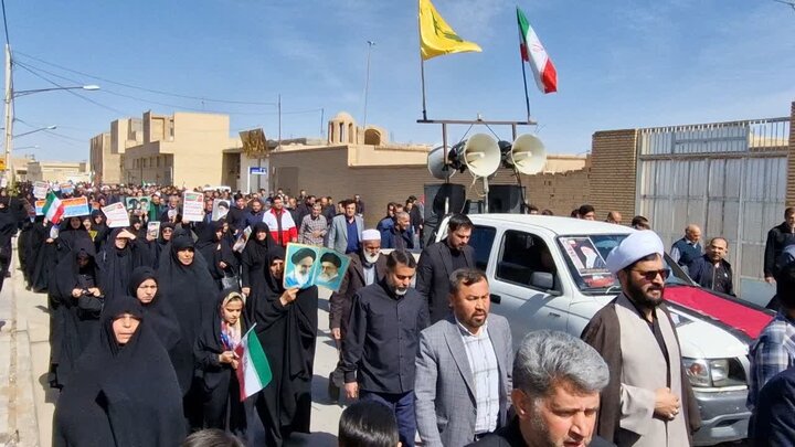 تصاویر/ حماسه زارچی ها در نماز جمعه و راهپیمایی سراسری۱۴اسفند۱۴۰۴
