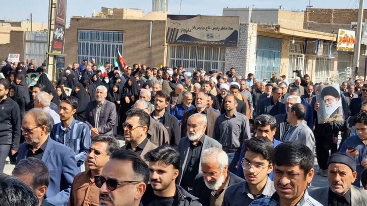 تصاویر/ حماسه زارچی ها در نماز جمعه و راهپیمایی سراسری۱۴اسفند۱۴۰۴