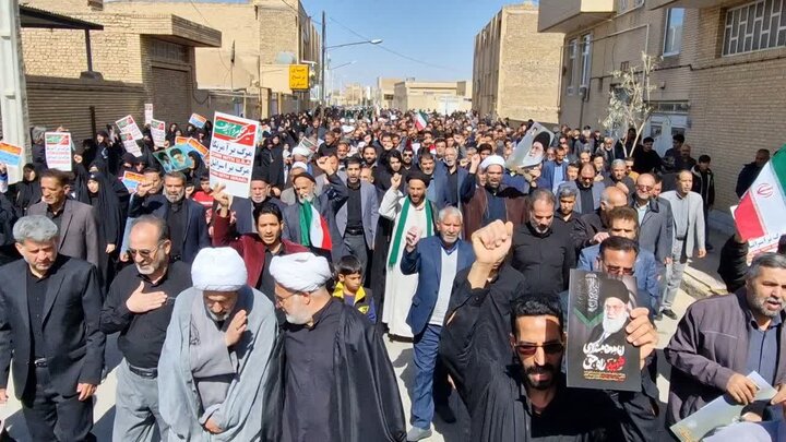تصاویر/ حماسه زارچی ها در نماز جمعه و راهپیمایی سراسری۱۴اسفند۱۴۰۴